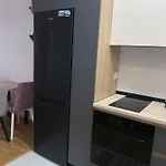 Pink Modern דירה סקופיה
